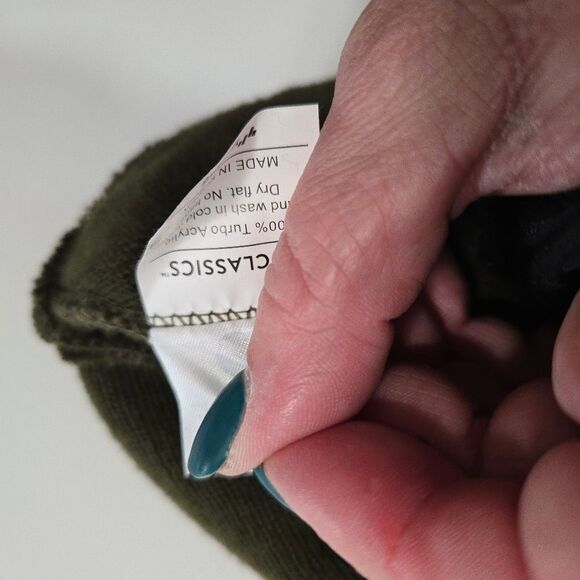 Warm Wisconsin boutique green winter hat - Picture 8 of 11